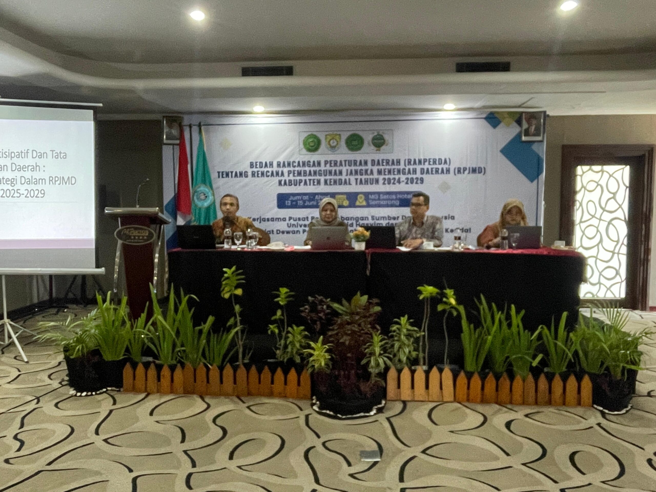 PKPSDM Unwahas menggelar Bedah Ranperda RPJMD Kabupaten Kendal 2024–2029 di Semarang