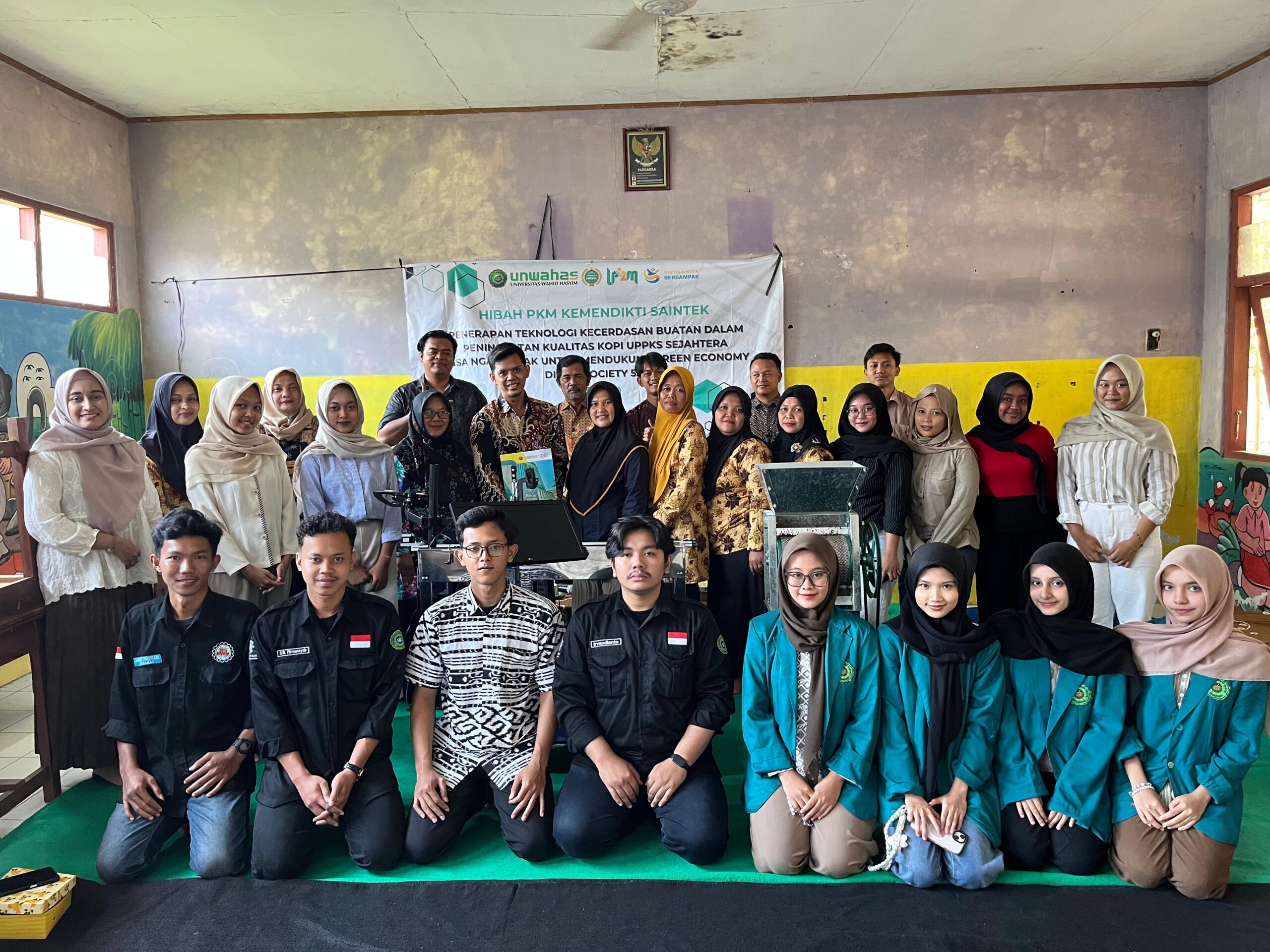 Unwahas Terapkan Teknologi Kecerdasan Buatan untuk Peningkatan Kualitas Kopi di Desa Ngareanak: Dorong Green Economy di Era Society 5.0