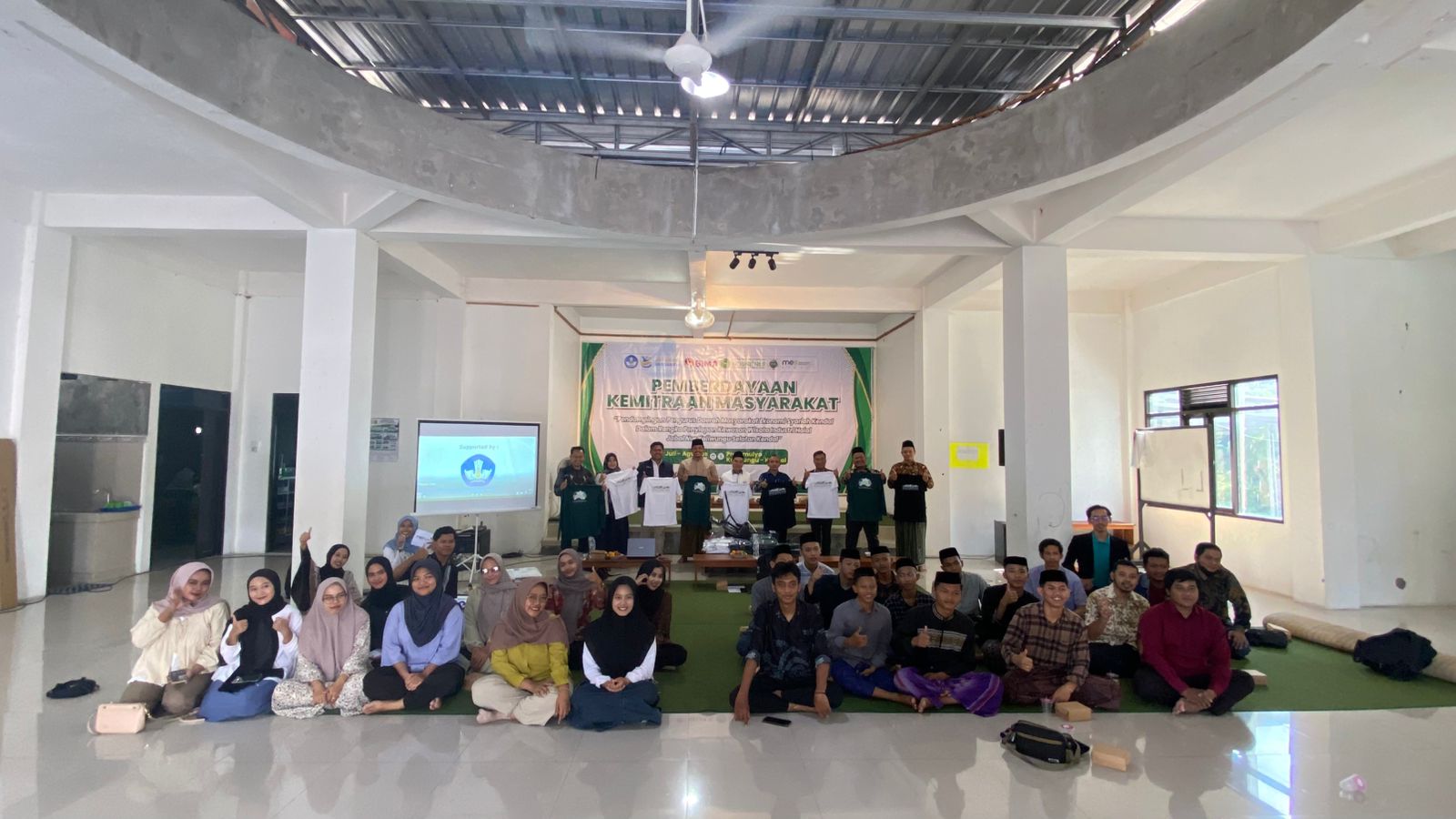 Tim PkM Unwahas Bersama PD MES Kendal Launching Web-Based Wisata Halal Jabal Nur dan Badan Usaha MES Kendal